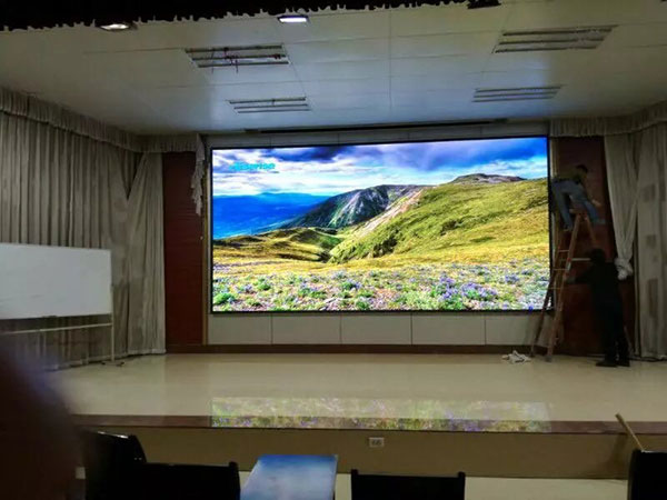 重庆中文学院P4高清LED室内显示屏