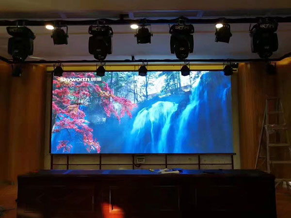 深圳燕山学校会议室P1.923小间距LED显示屏