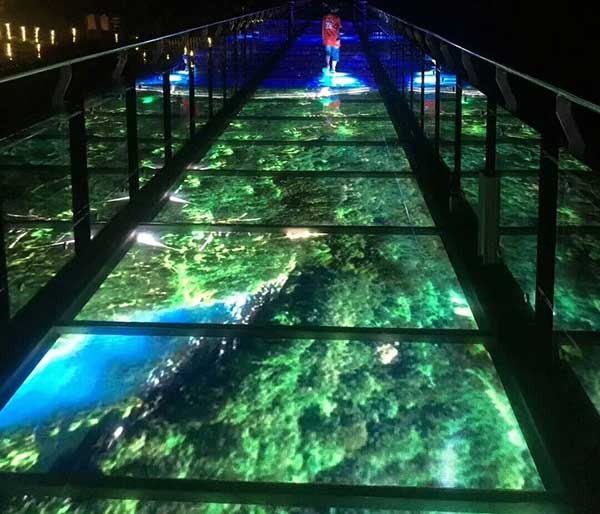  夜晚LED互动地砖屏特效